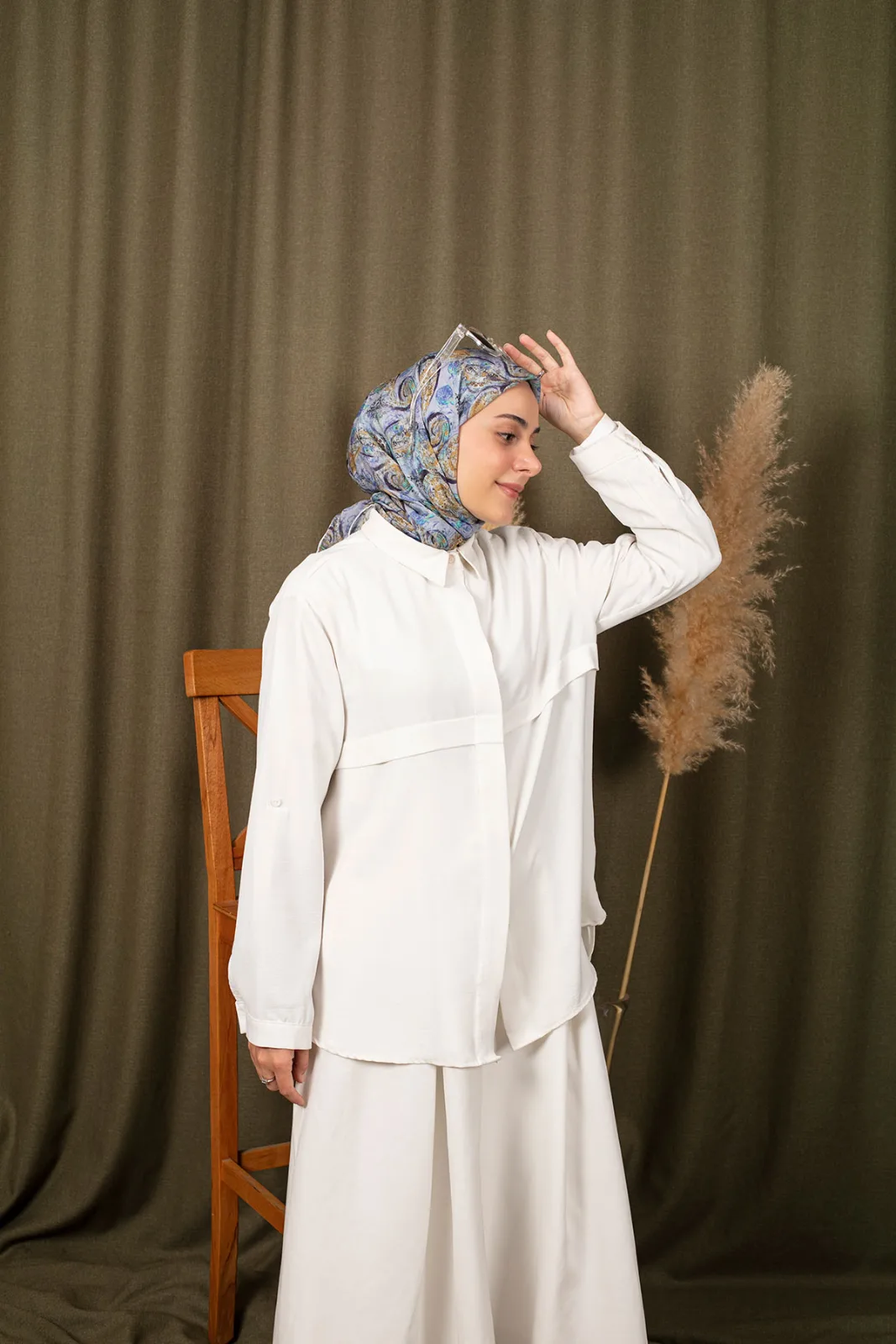 NORA EŞARP Model 2